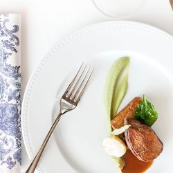 PERLA WHITE Plat pla 27 cm