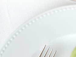 PERLA WHITE Plat pla 27 cm