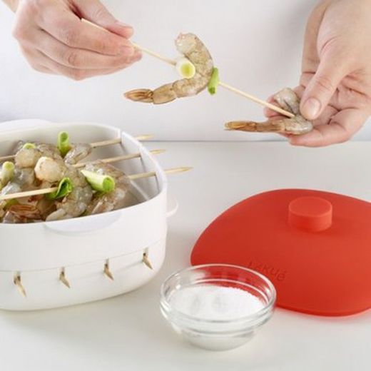 Skewers maker vermell